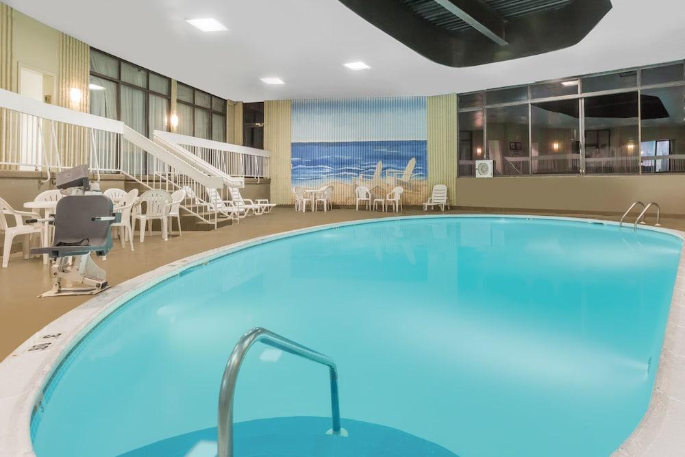 Clarion Hotel & Suites Маунт-Лорел Екстер'єр фото
